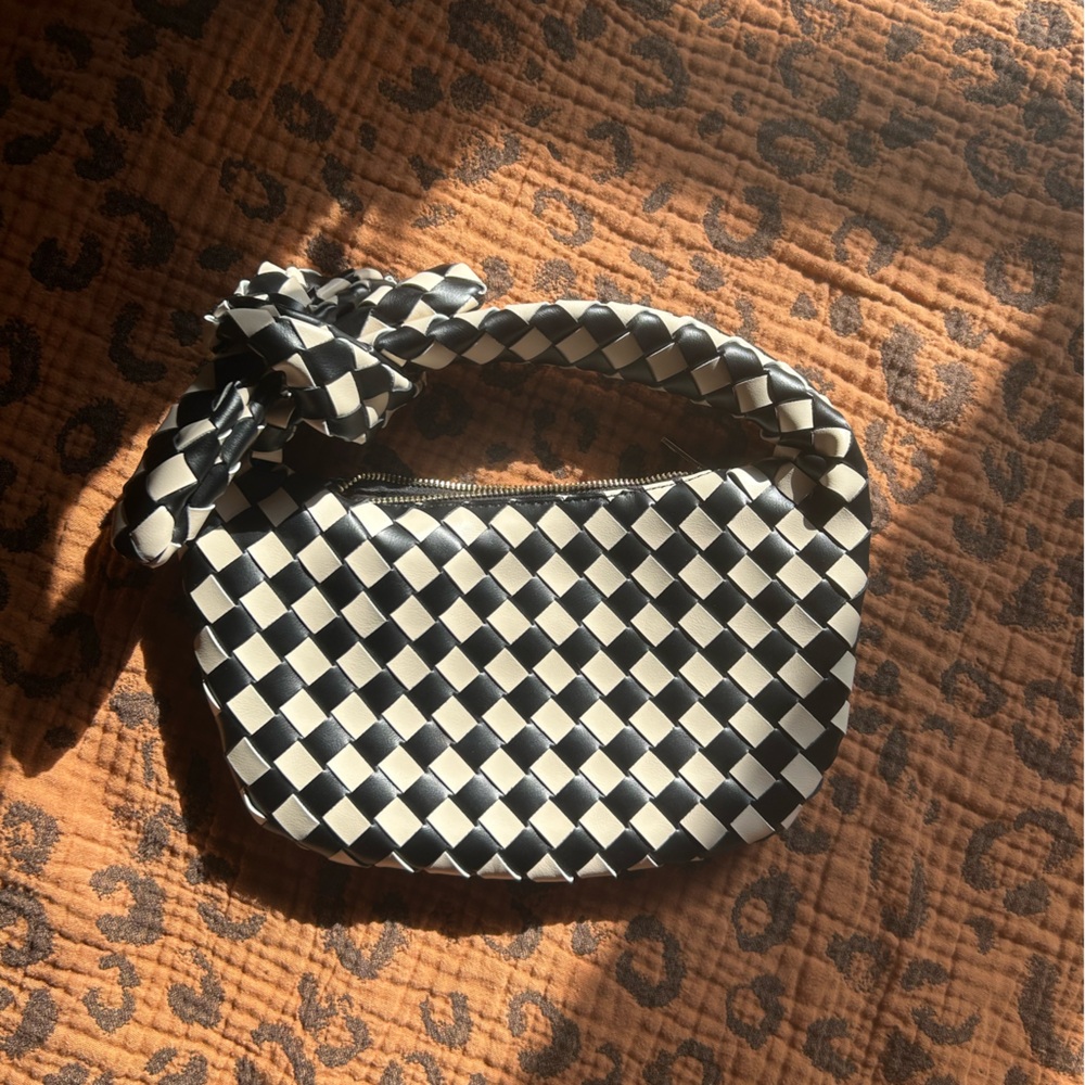 Urban Expressions Monochrome Woven Clutch